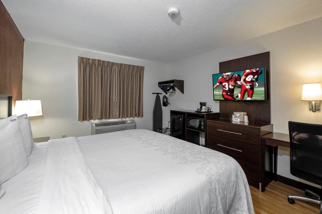 Red Roof Inn Plus+ & Suites Malone Εξωτερικό φωτογραφία