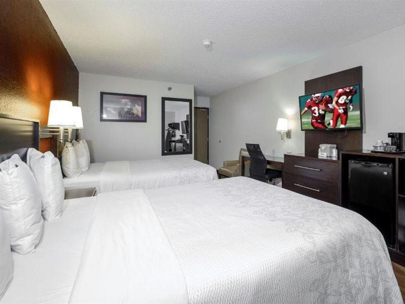 Red Roof Inn Plus+ & Suites Malone Εξωτερικό φωτογραφία
