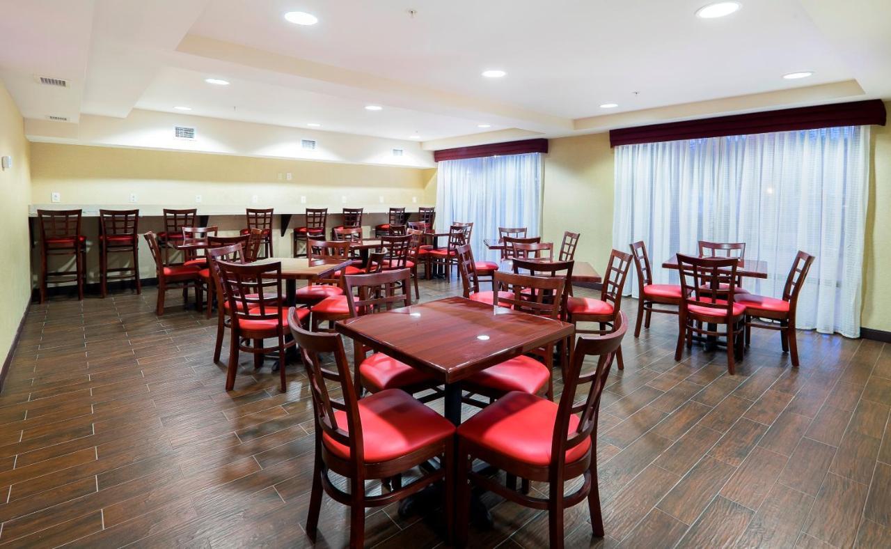 Red Roof Inn Plus+ & Suites Malone Εξωτερικό φωτογραφία