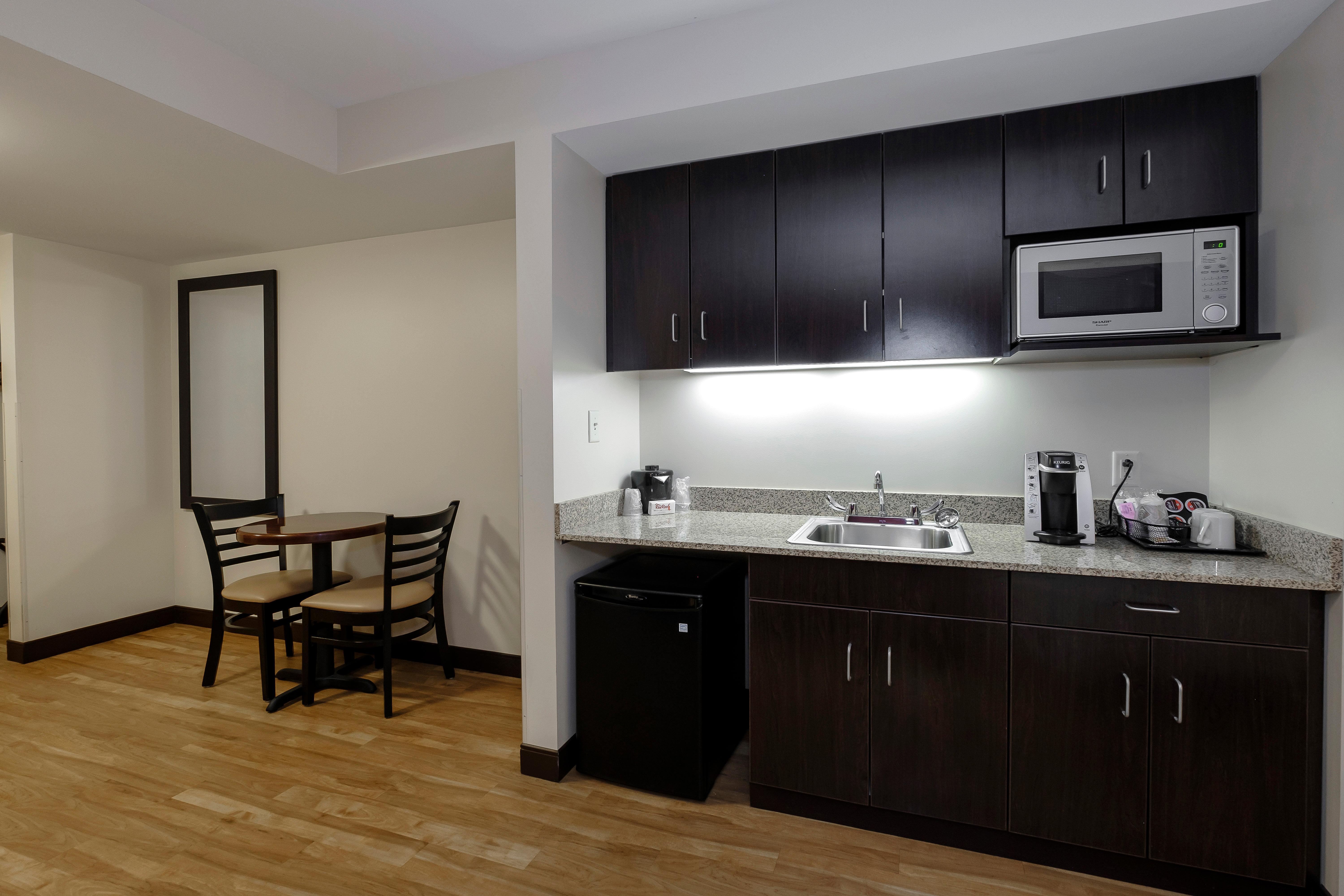 Red Roof Inn Plus+ & Suites Malone Εξωτερικό φωτογραφία