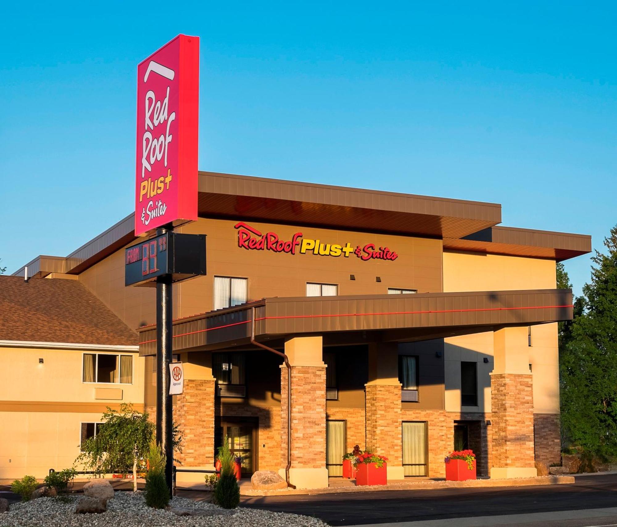 Red Roof Inn Plus+ & Suites Malone Εξωτερικό φωτογραφία