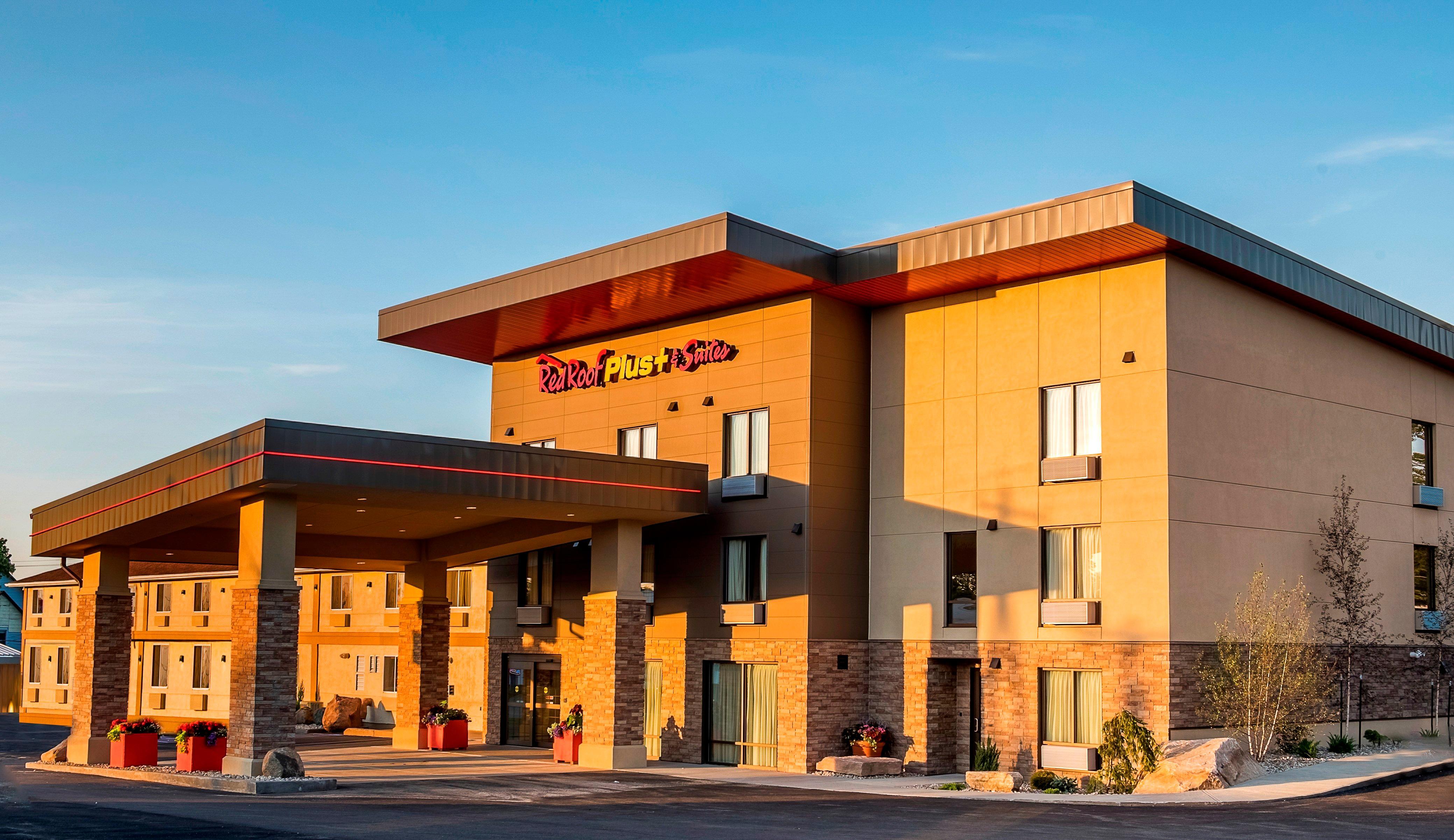 Red Roof Inn Plus+ & Suites Malone Εξωτερικό φωτογραφία