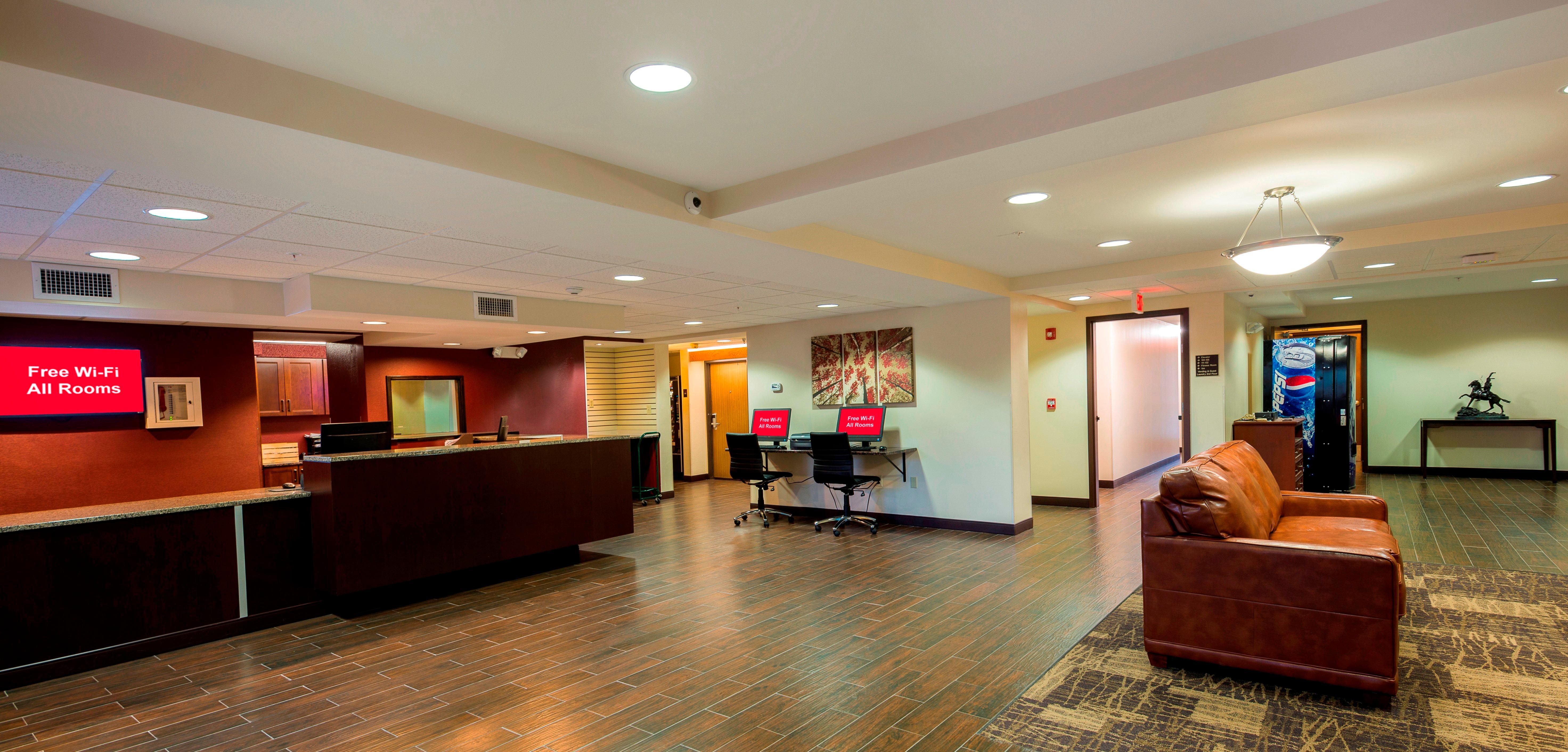 Red Roof Inn Plus+ & Suites Malone Εξωτερικό φωτογραφία