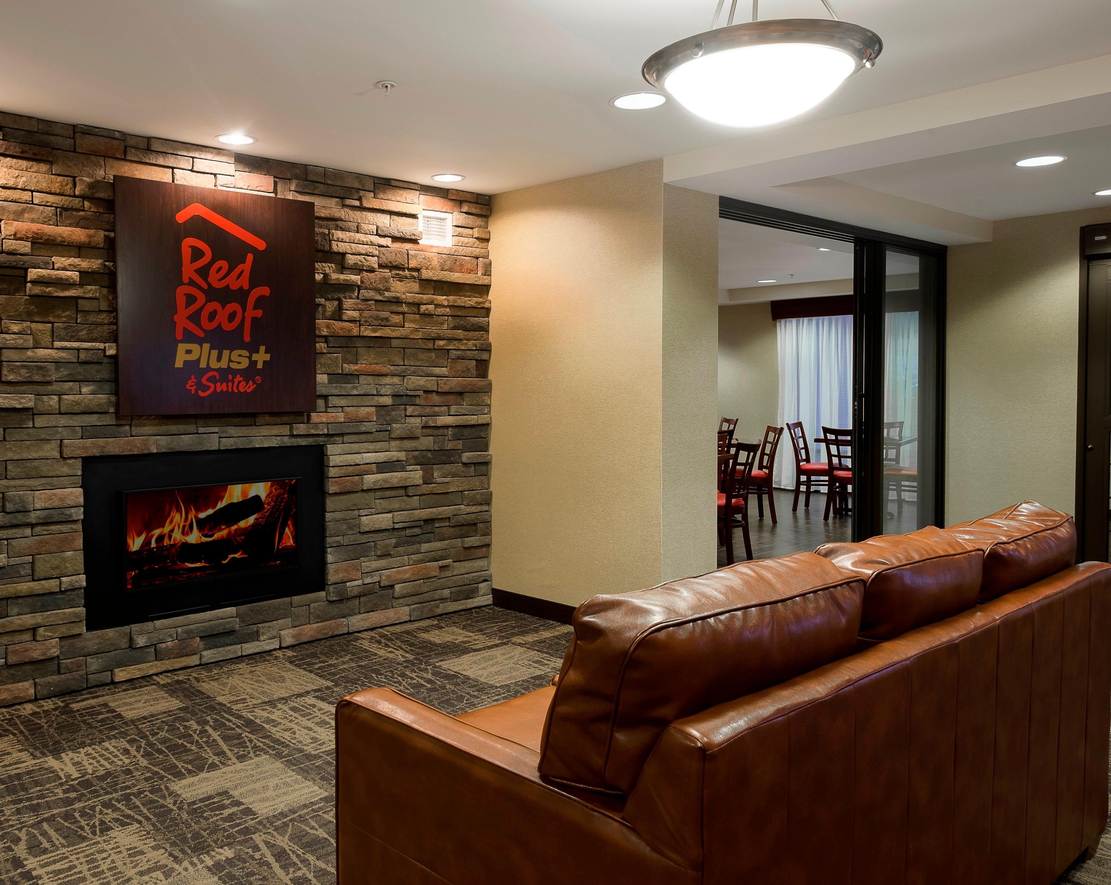 Red Roof Inn Plus+ & Suites Malone Εξωτερικό φωτογραφία