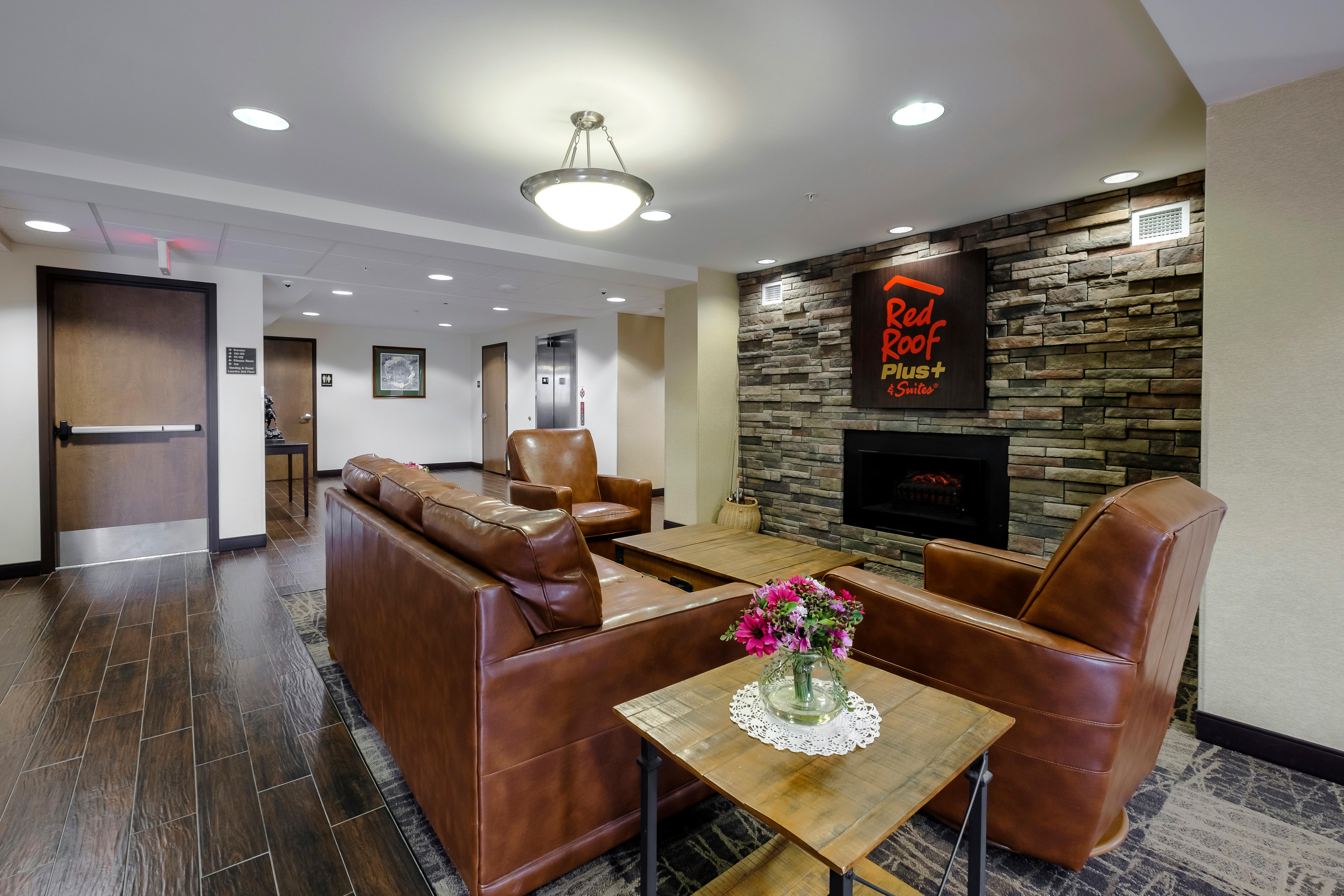 Red Roof Inn Plus+ & Suites Malone Εξωτερικό φωτογραφία