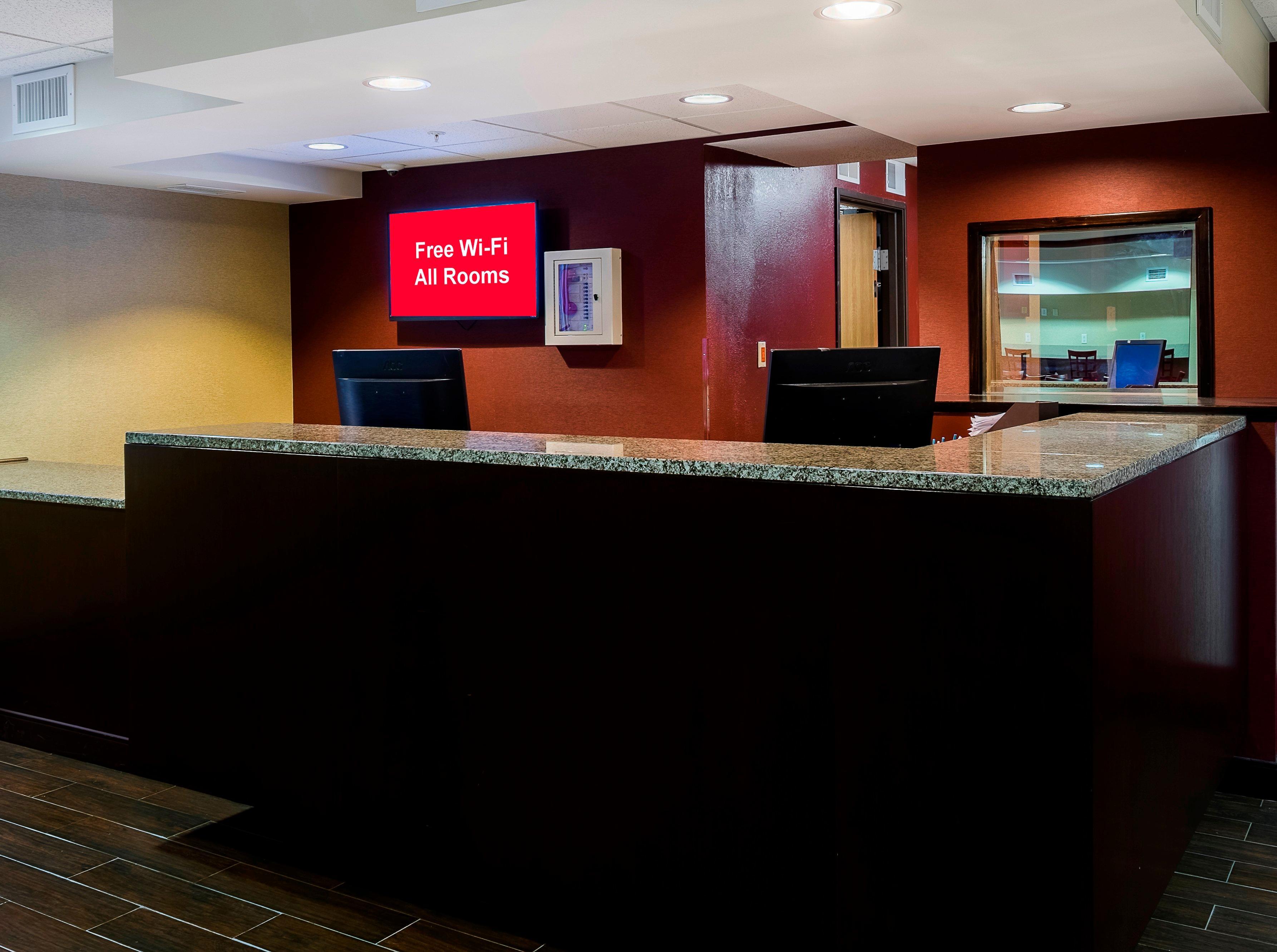 Red Roof Inn Plus+ & Suites Malone Εξωτερικό φωτογραφία
