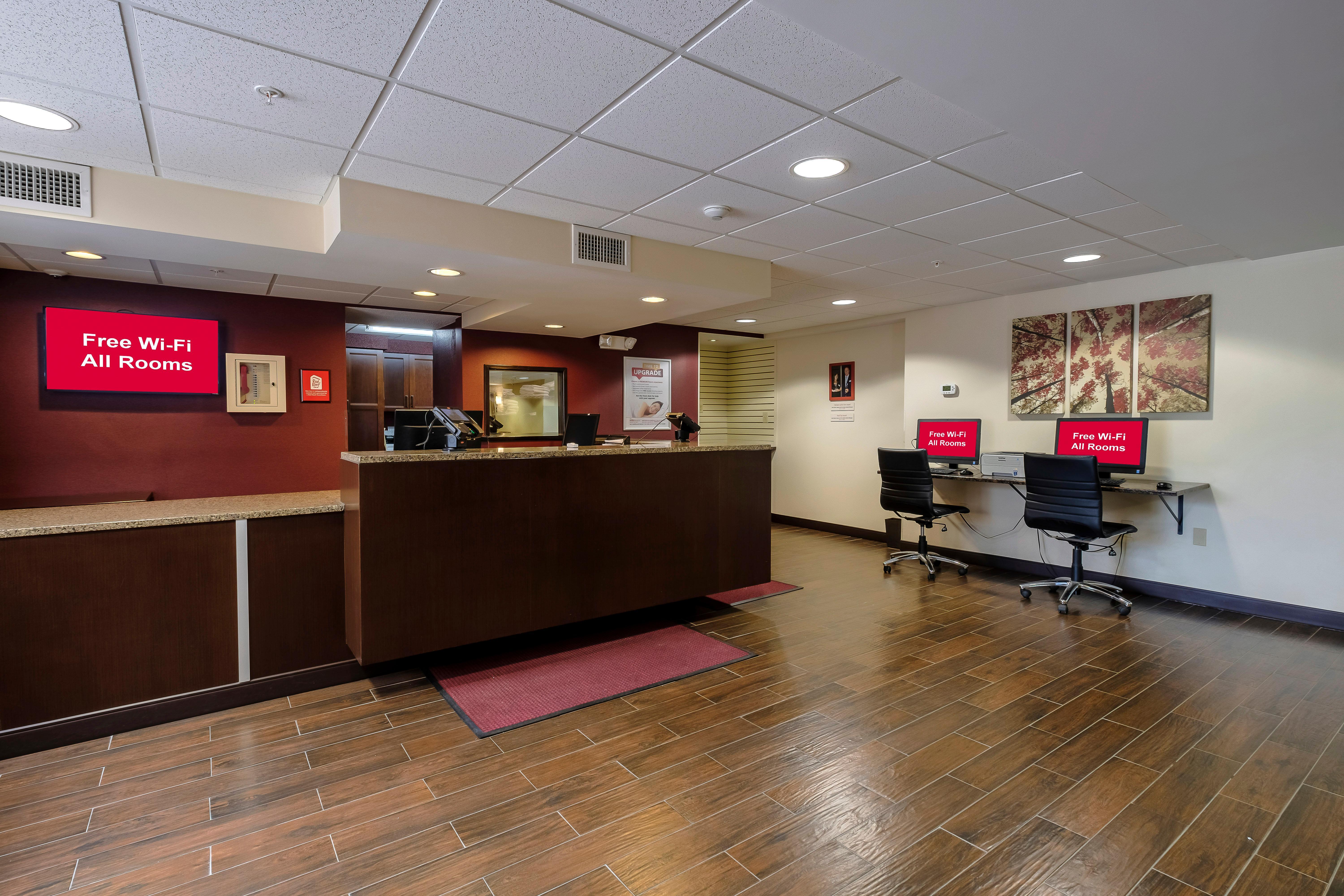 Red Roof Inn Plus+ & Suites Malone Εξωτερικό φωτογραφία