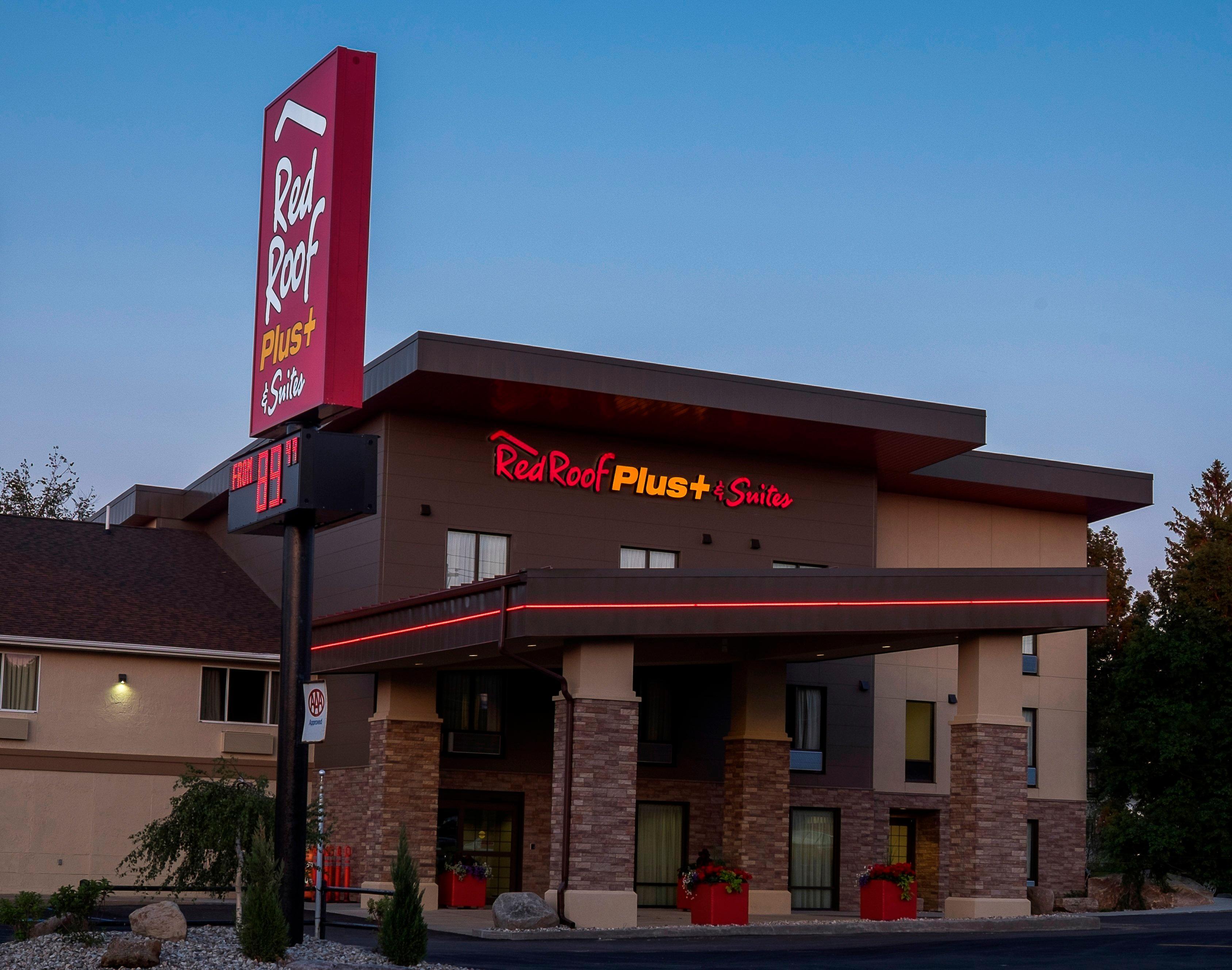 Red Roof Inn Plus+ & Suites Malone Εξωτερικό φωτογραφία
