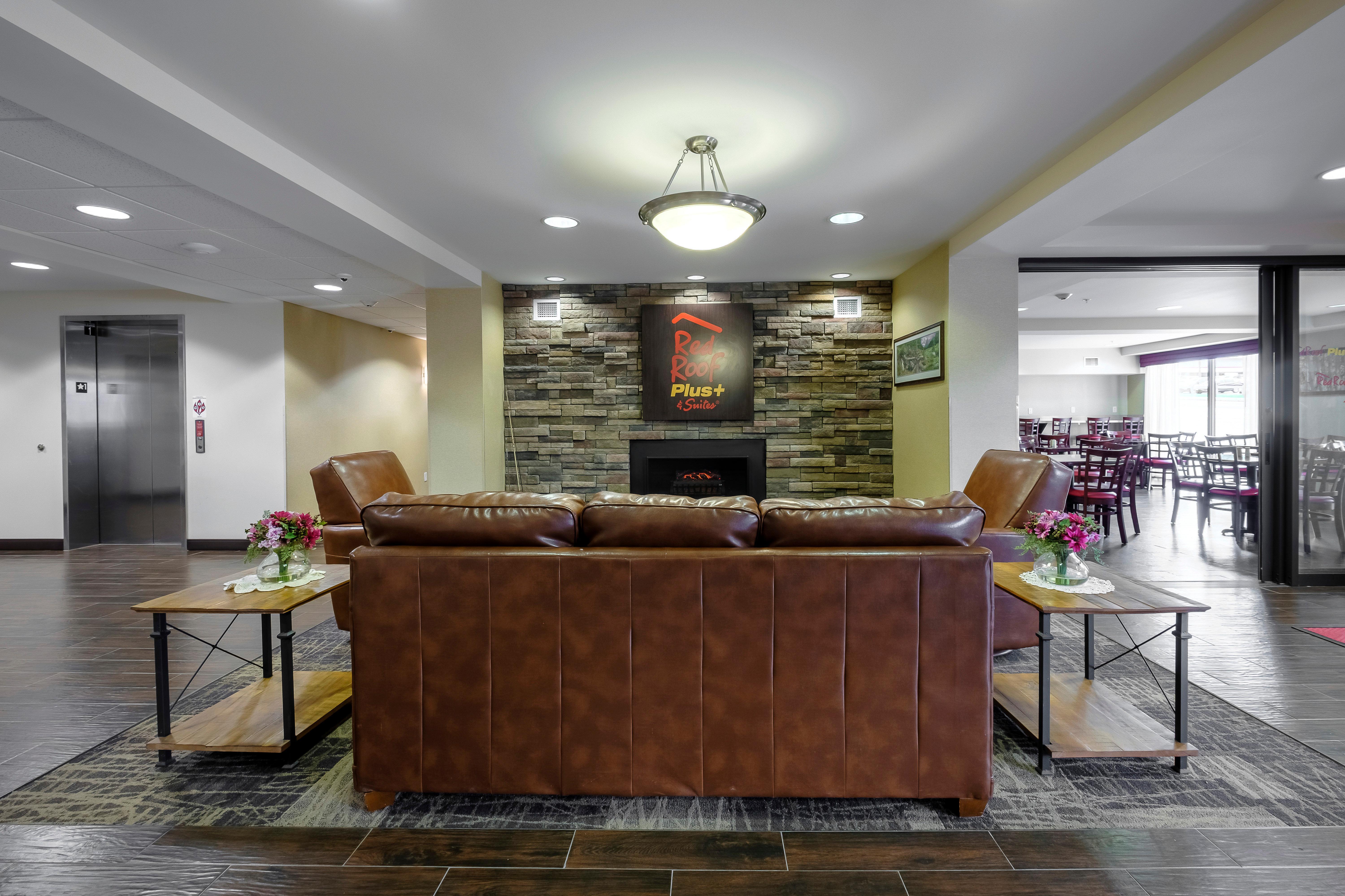 Red Roof Inn Plus+ & Suites Malone Εξωτερικό φωτογραφία
