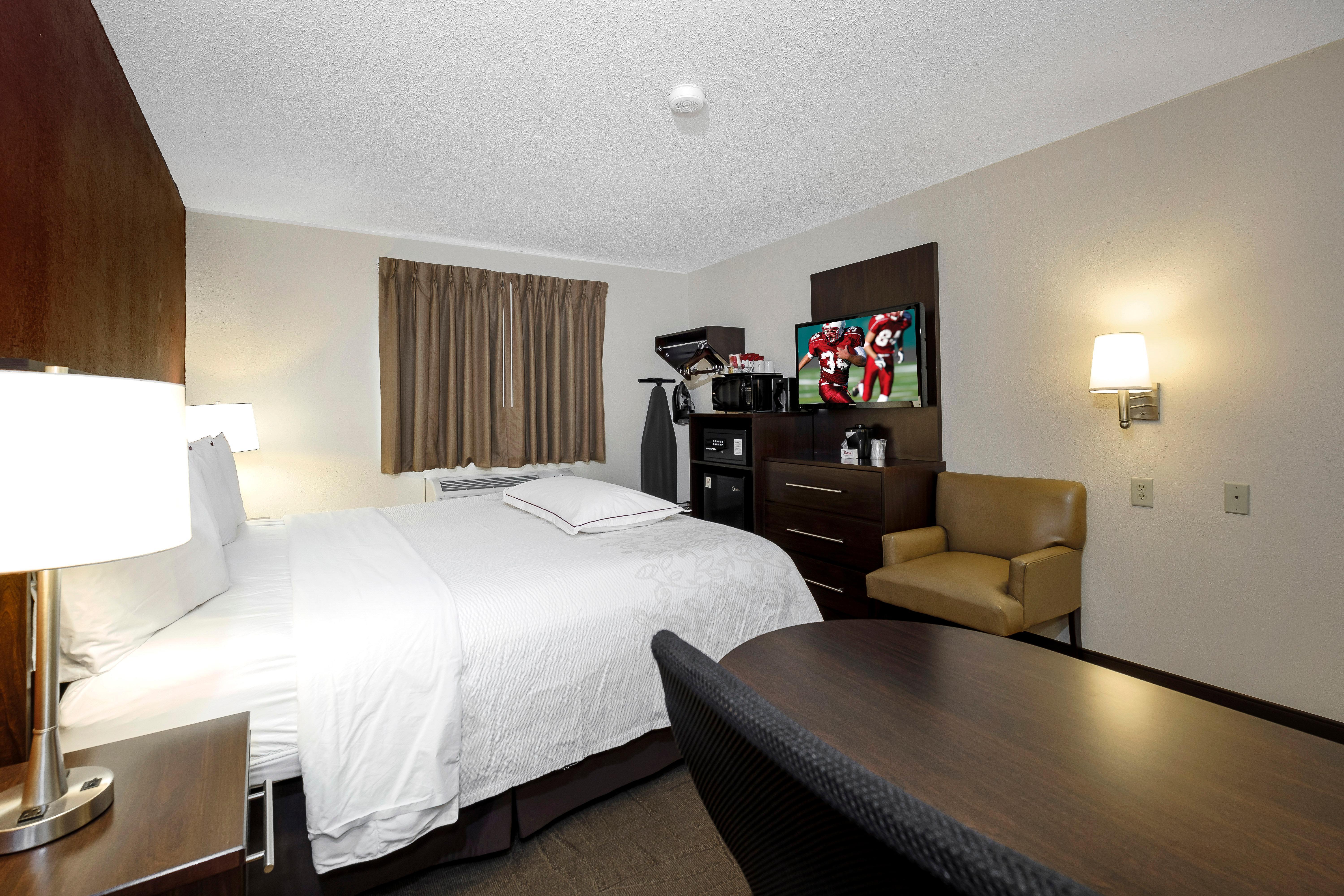 Red Roof Inn Plus+ & Suites Malone Εξωτερικό φωτογραφία
