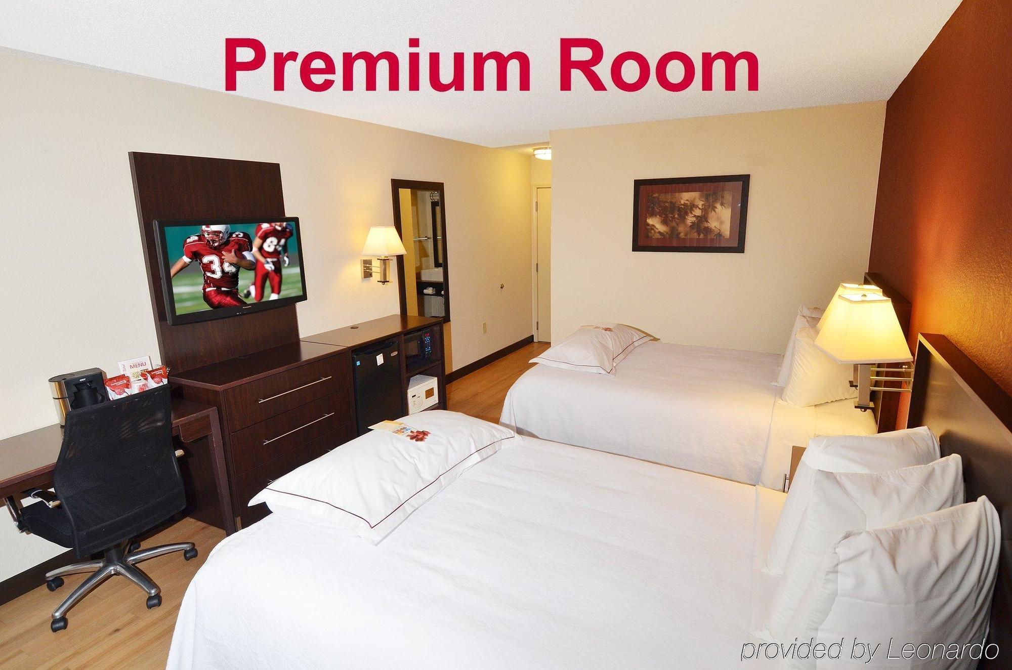 Red Roof Inn Plus+ & Suites Malone Εξωτερικό φωτογραφία